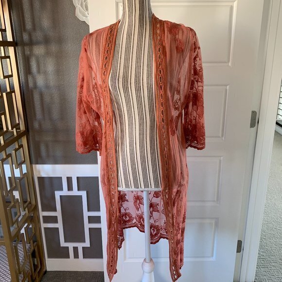 Forever 21 Sheer Lace Kimono - Picture 1 of 6